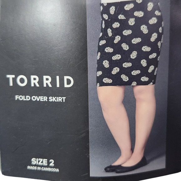 torrid Dresses & Skirts - Torrid Black NWT Sugar Skull Fold Over Pencil Skirt 2X Plus Size Stretch